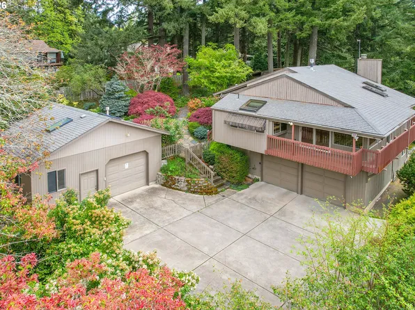 1839 SW Collins Ct, Portland, OR 97219