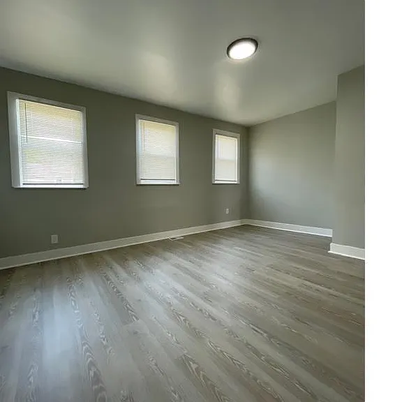 809 Bonaparte Ave — Photo 5