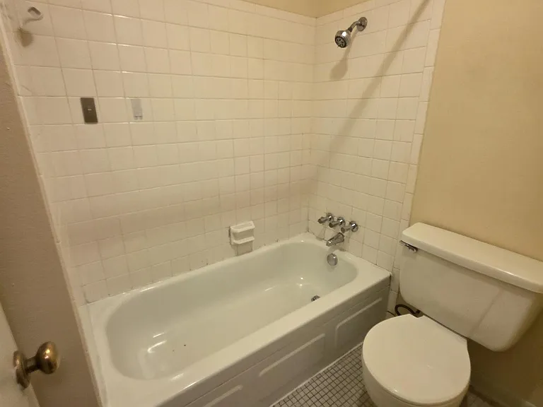 1920 Kavanaugh Blvd #5 — Photo 13