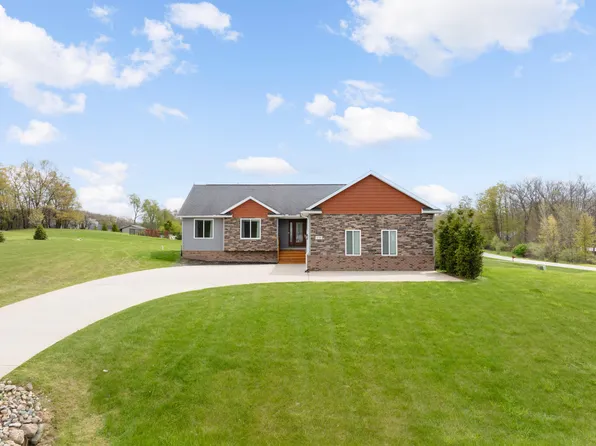 679 Pheasant Ridge Dr, Ortonville, MI 48462