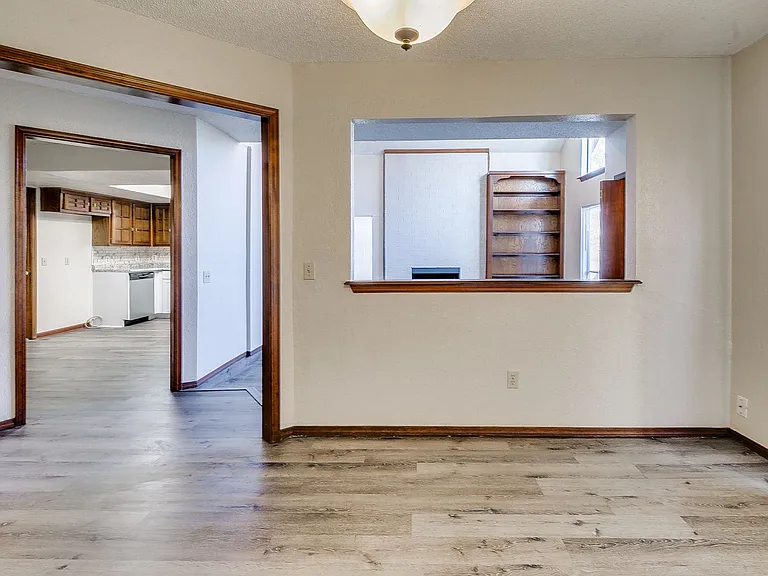 9006 N Rockwell Dr — Photo 19