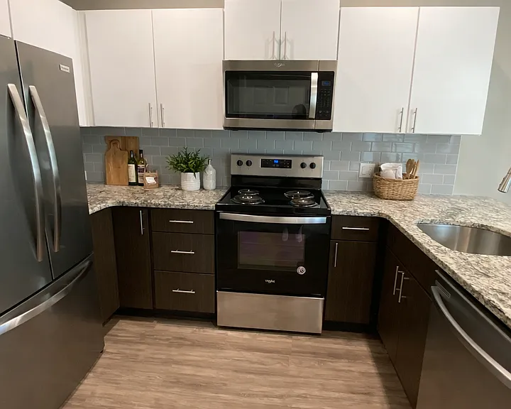 200 Canyon Pkwy — Photo 3