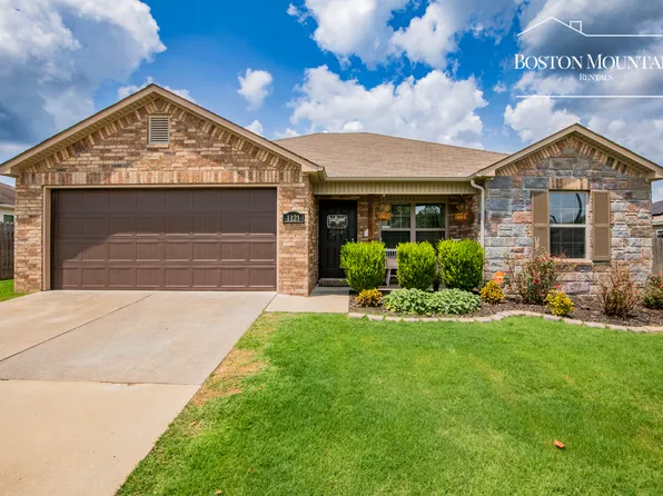 1121 S Apollo Dr, Fayetteville, AR 72701