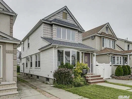 Sold by Douglas Elliman | media 19