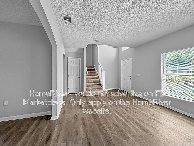 503 Hummingbird Ct — Photo 6