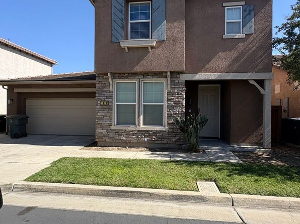 1424 N Oliveto Ct