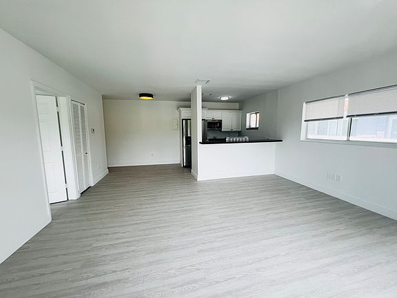 3rd image of 2033 Calais Dr APT 10