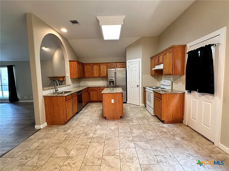 2029 Northview Dr — Photo 11
