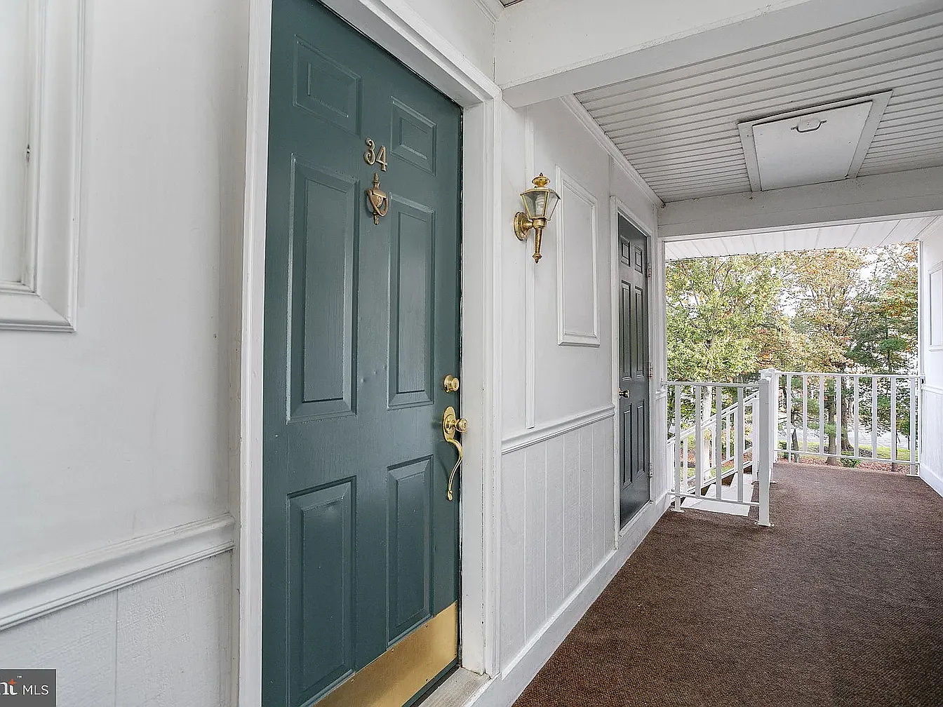 2 bed, 1005 sqft, $2,450 — Photo 3