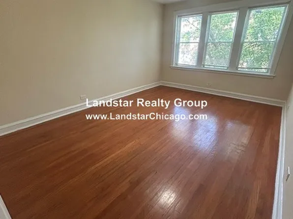 4005 W Nelson St #5C, Chicago, IL 60641