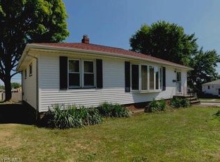 3116 Dentzler Rd, Parma, OH 44134