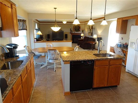 4th image of 325 Green Fields Ct