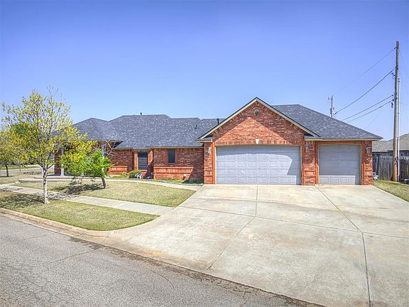 3rd image of 1609 Tudor Dr