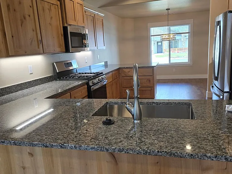 2941 Naples Dr — Photo 6