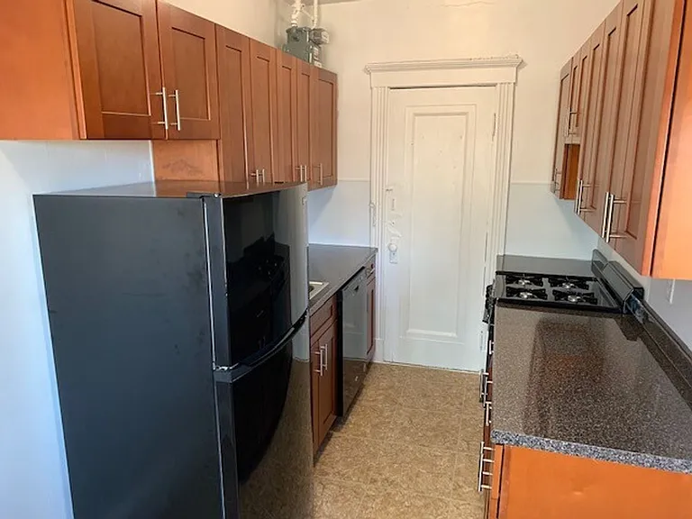 235 Park Dr #28 — Photo 1