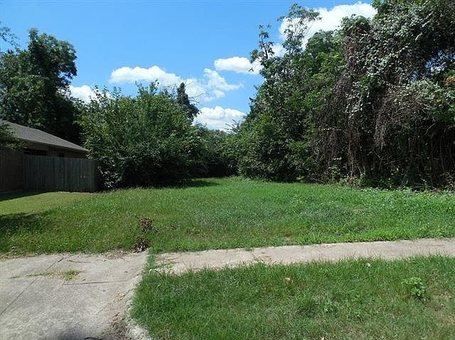 1st image of 2818 Silkwood St