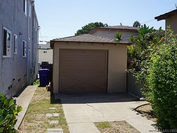 4th image of 2045-49 Diamond St