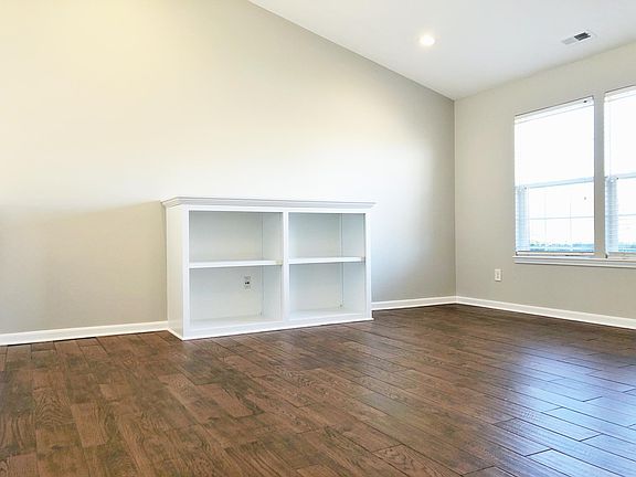 3rd image of 4921 Fields Blvd