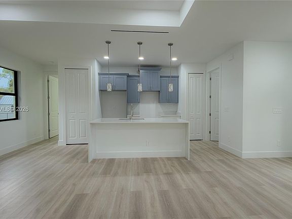 5th image of 3749 Kilarney St