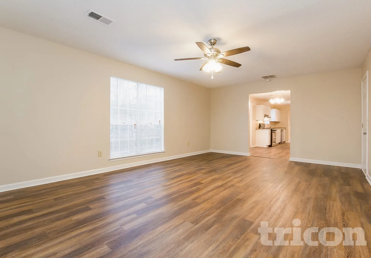 1290 Baywood Gln Lithonia GA — Photo 3
