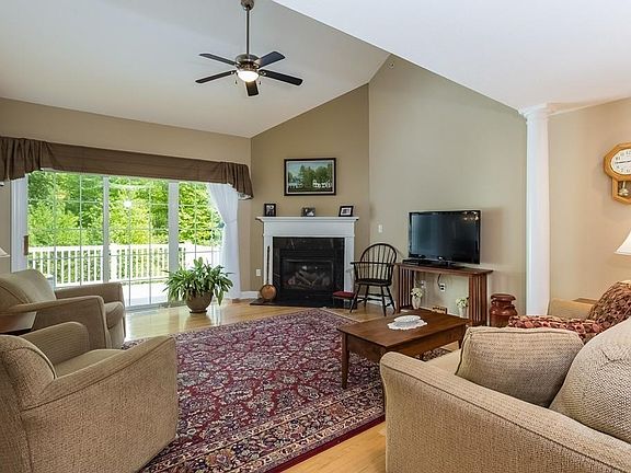 5th image of 877 Auburnville Way APT D1