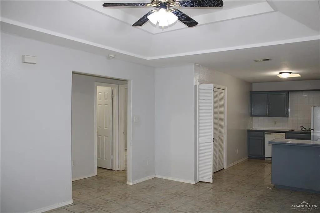 2 bed, 2.0 bath, 875 sqft, $900 — Photo 3