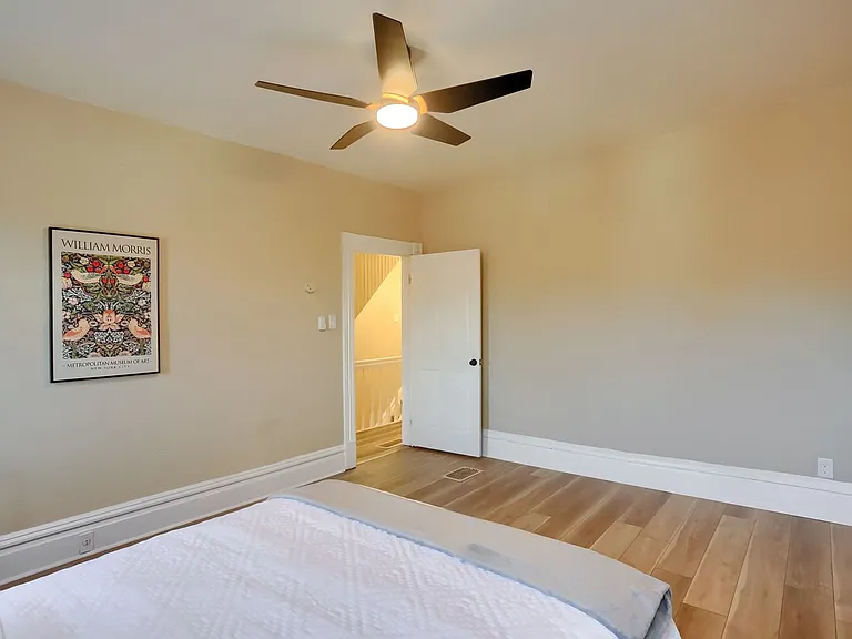 513 Grace St — Photo 36