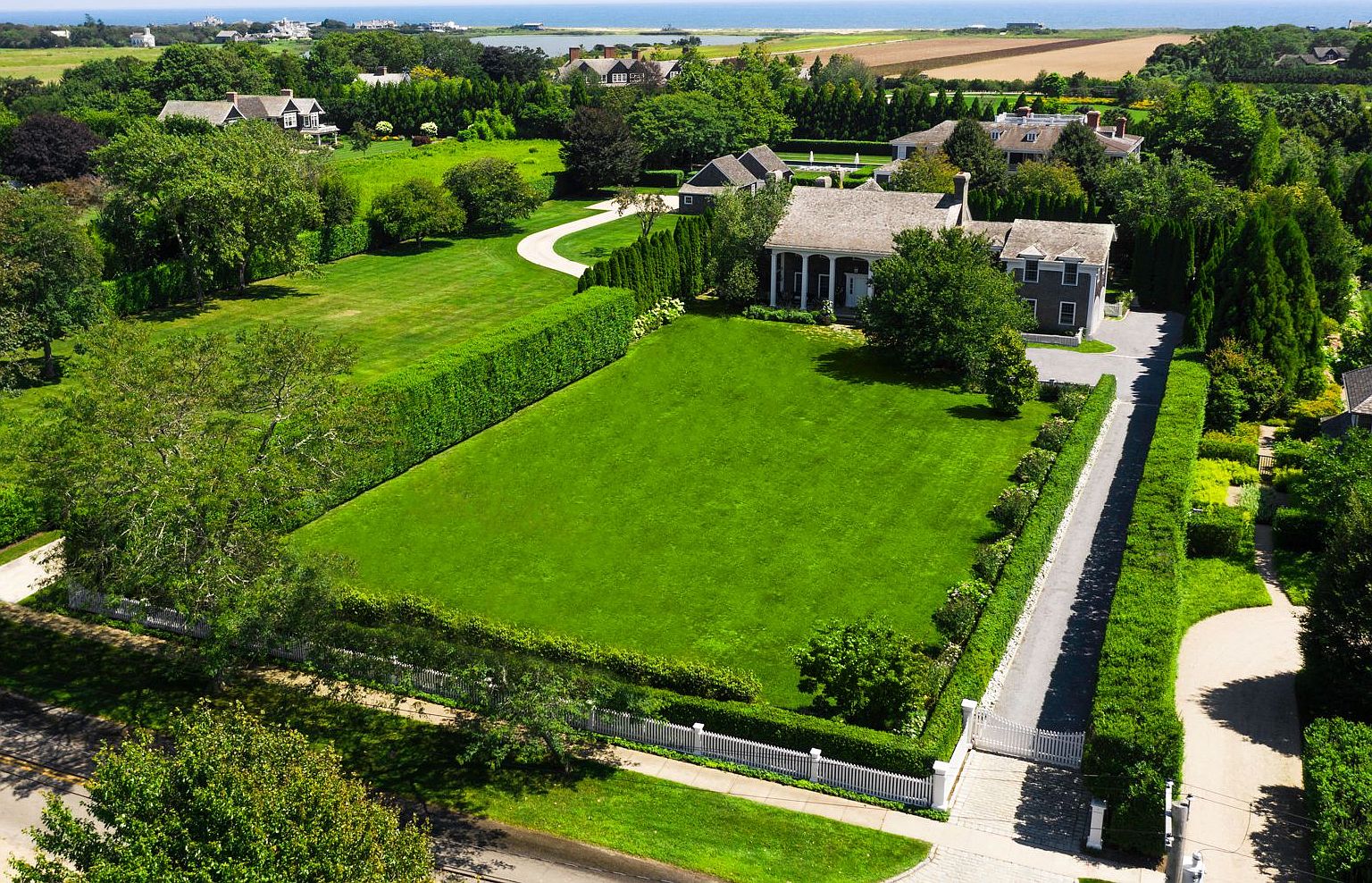 26 Wainscott Main St, Wainscott, NY 11975 Zillow