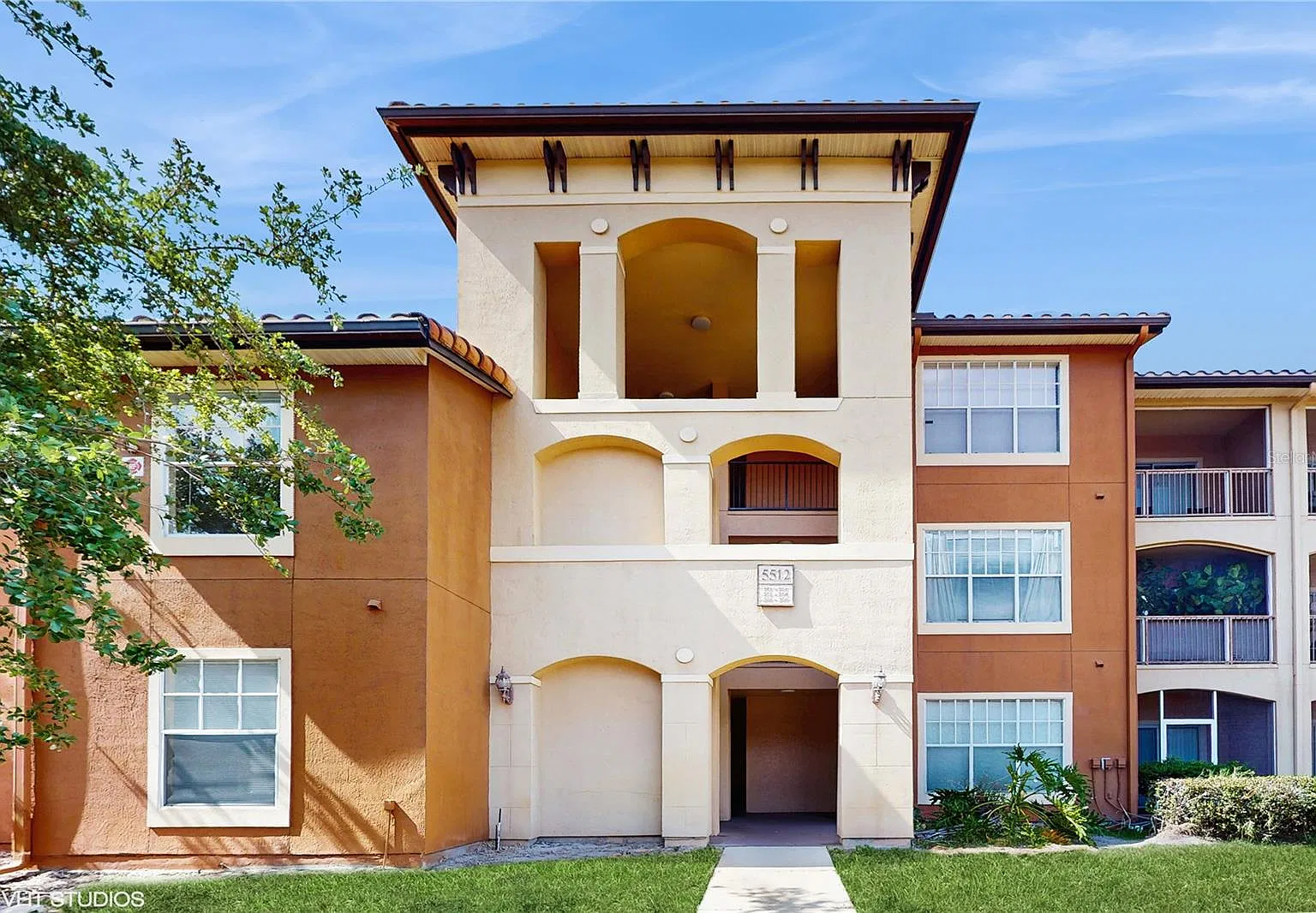 2 bed, 1178 sqft, $1,645 — Photo 1