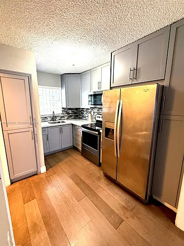 1635 W 44th Pl #311 Photo 1