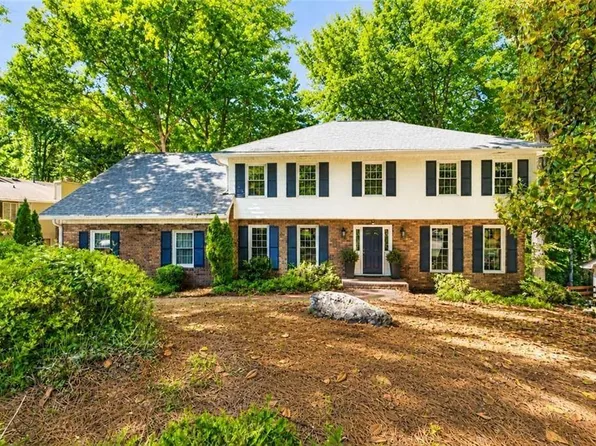 1820 Branch Valley Dr, Roswell, GA 30076