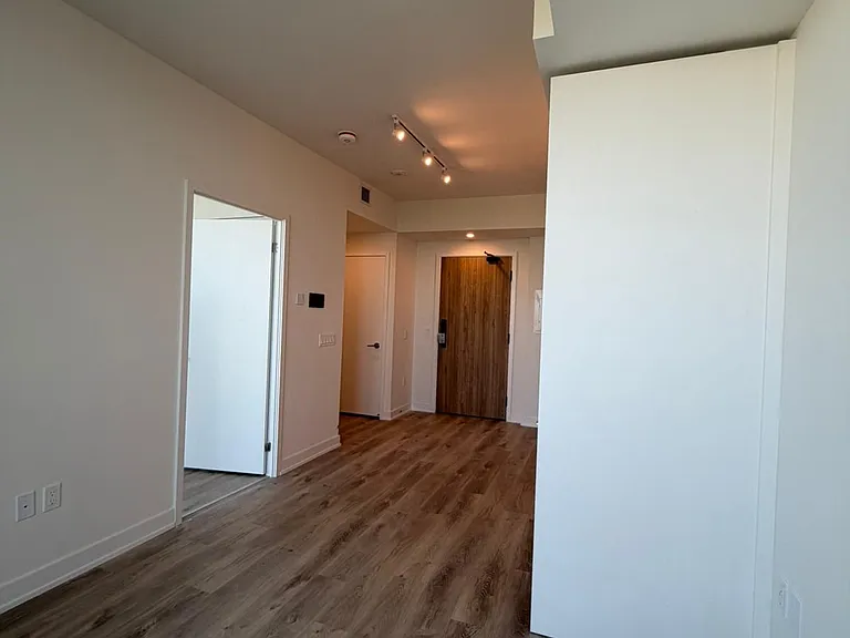 1 Fairview Rd E #3010 — Photo 10