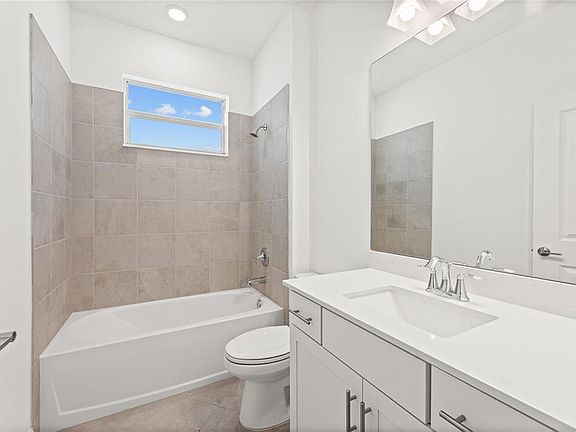 4th image of 19047 Scallop Loop