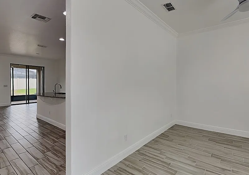 5 bed, 3.0 bath, 2670 sqft, $2,850 — Photo 2