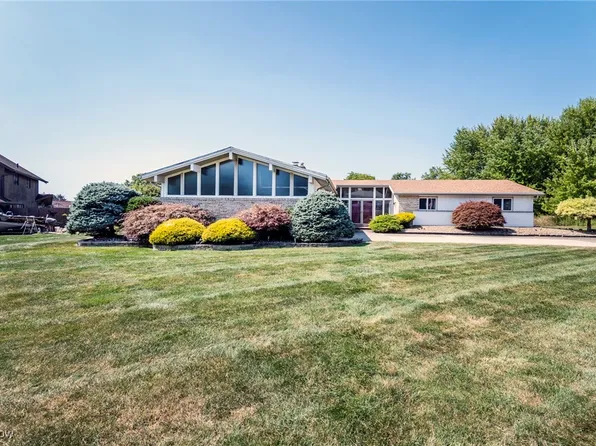 111 Creed Cir, Campbell, OH 44405