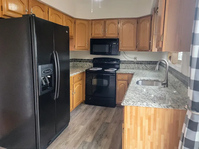 8949 Princeton Park Dr — Photo 6