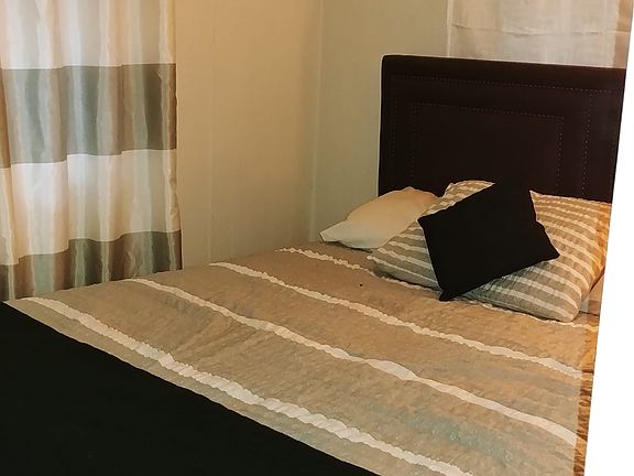 2nd bedroom with queen size 