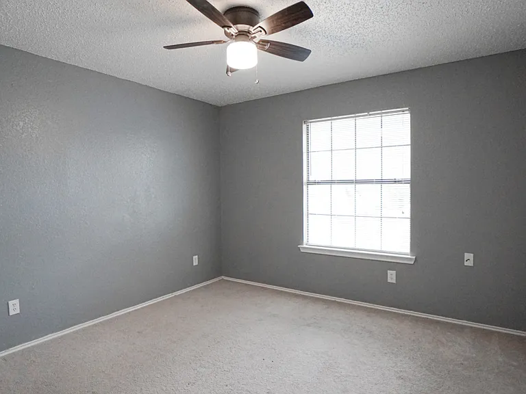 1512 Wheatfield Dr — Photo 16