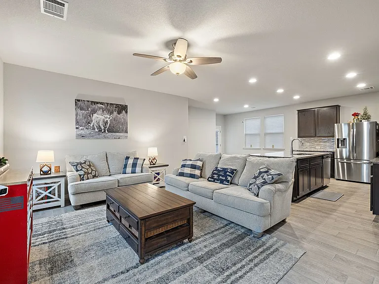 408 Black Opal Dr — Photo 9