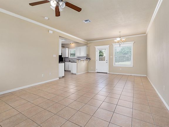 3rd image of 2817 Horseback Dr