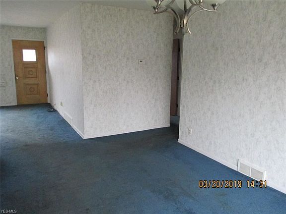 5th image of 26480 Aaron Ave