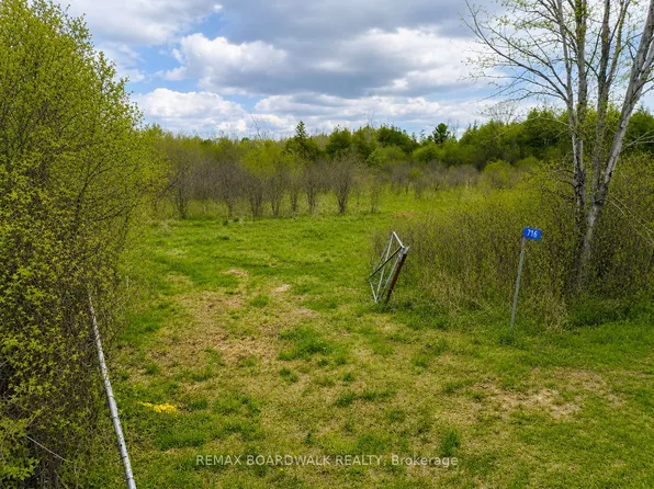 716 William Campbell Rd, Montague, ON K7A 4S6