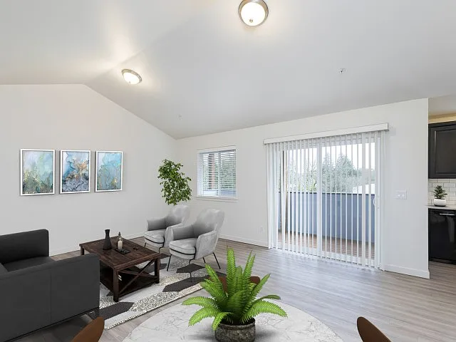 Salt Creek Apartments — Photo 3