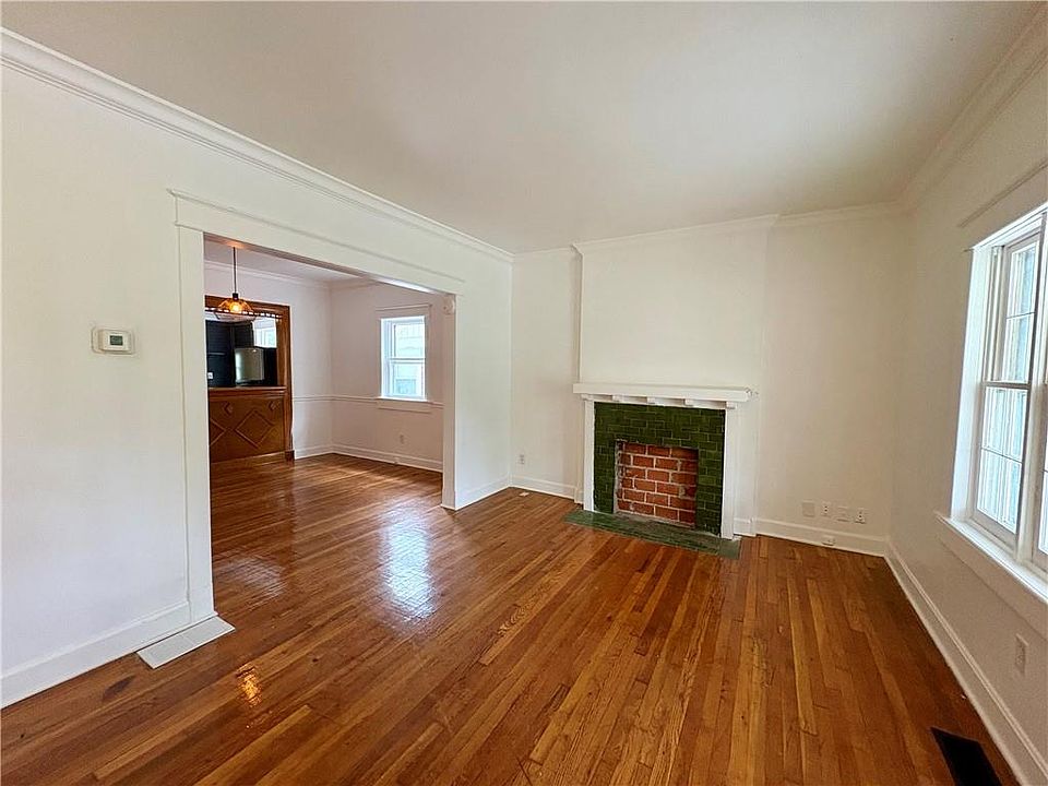 2nd image of 1330 E 55th St