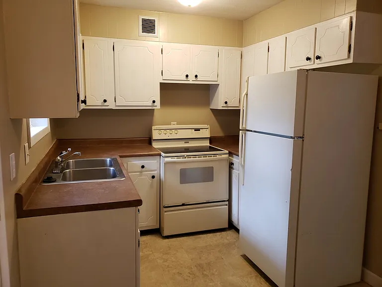 230 Fairway Drive — Photo 4