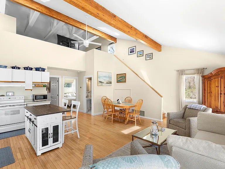 1 Peconic Ave — Photo 8