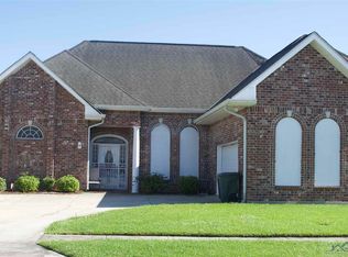 9 Cambridge Cir, Houma, LA 70364