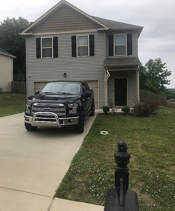 1st image of 1017 Black Oak Cir