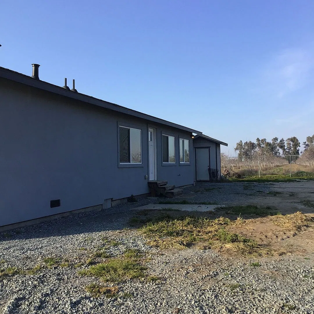 LA37-Bassi, Farms — Photo 1