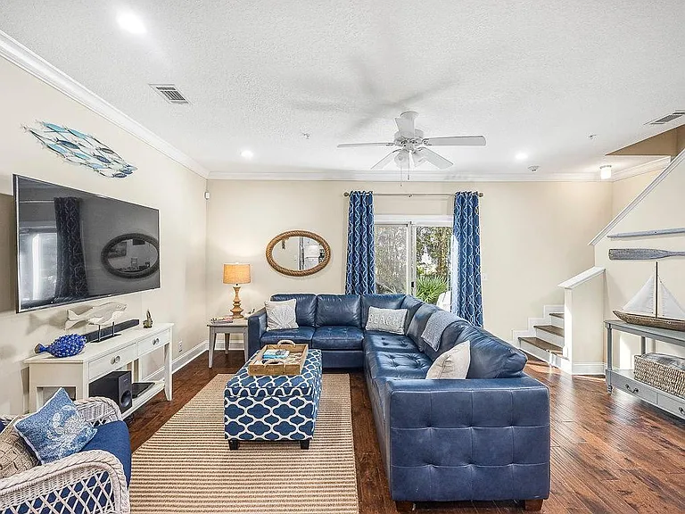 802 Reserve Ln — Photo 6